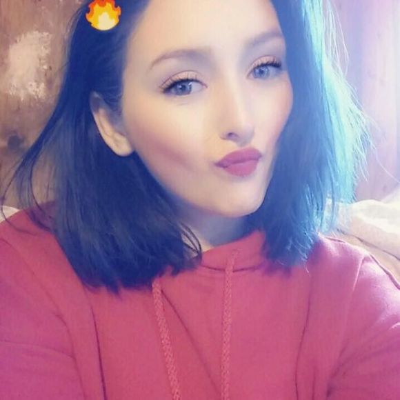 Meet your Posher, Taylor - Picture 1 of 1